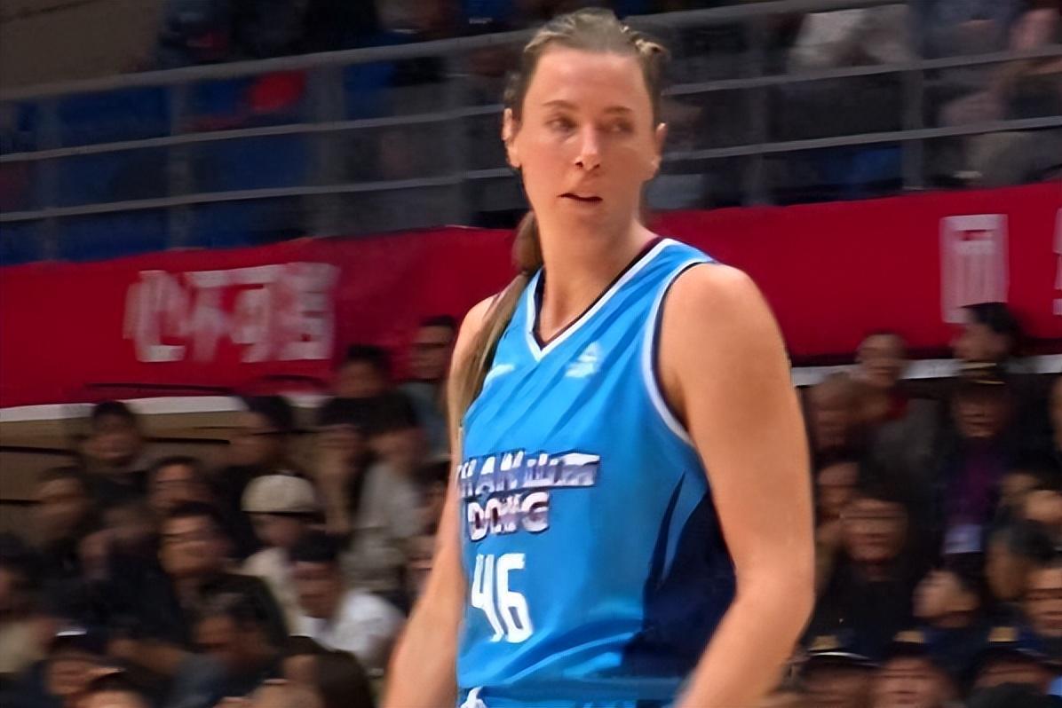 三连胜！新援28分6记三分+张子宇100%命中率，山东女篮双杀湖北！