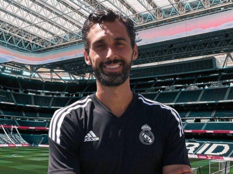 一夜双线豪门压力测试！皇马新帅西甲