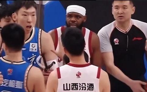 许利民：周琦眼睛受伤和去年类似，明天