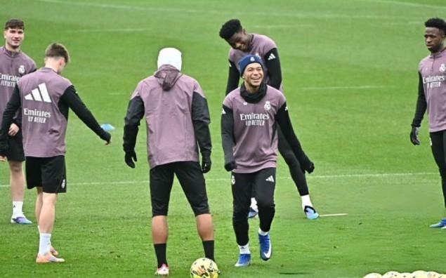 科贝记者：姆巴佩今天参加了皇马的合练，但出战莱万特仍存疑