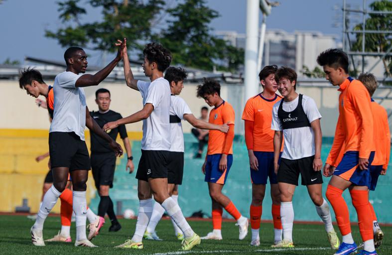 大连群妖给力！黄山们是璞玉郑铮解围变助攻泰山输球真是好事