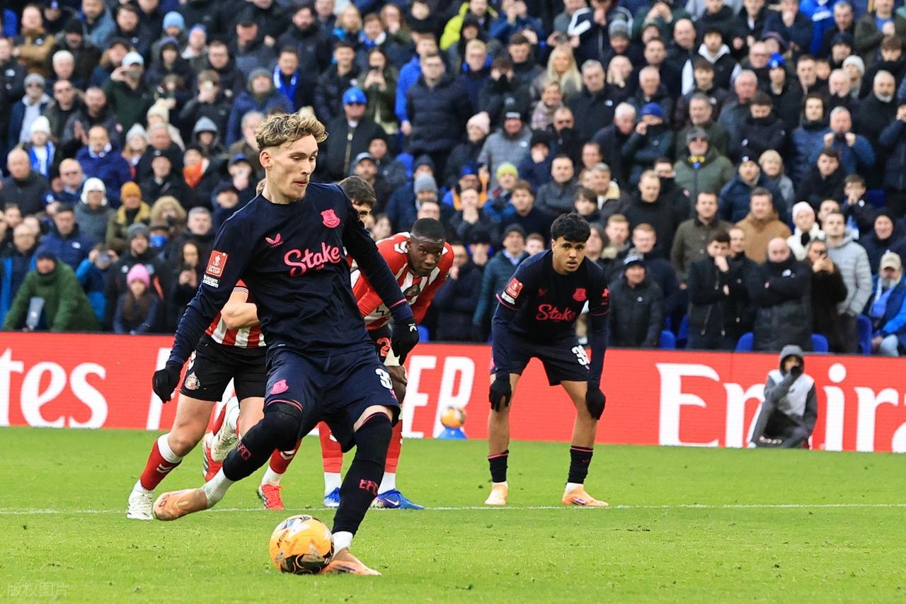 英超：维拉分心欧联杯，埃弗顿能否走出