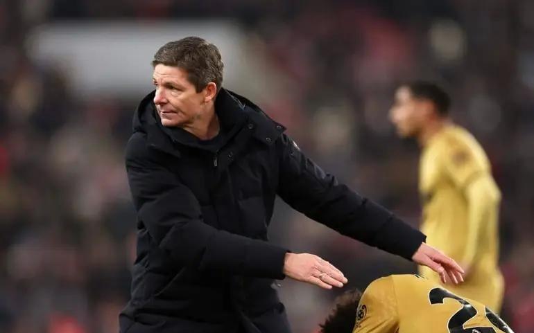 格拉斯纳：不理解比赛前一天出售队长