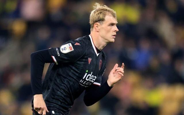 记者：科利尔租借赫尔城的细节还没谈