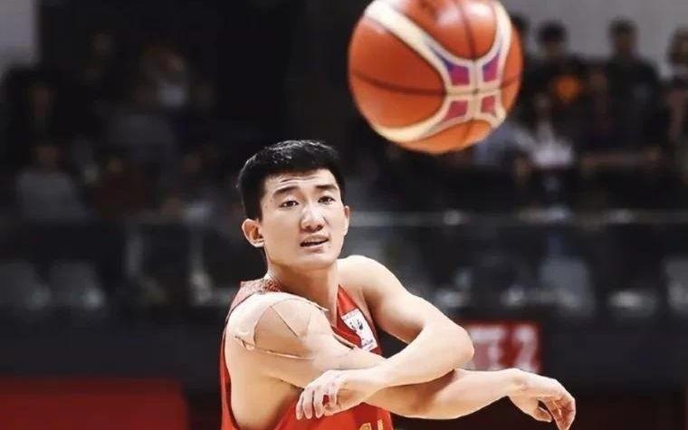 CBA常规赛！浙江主场对阵青岛，胡金秋