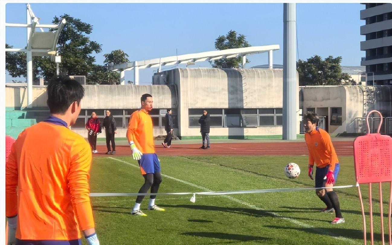 山东泰山夺冠稳了，土洋结合引爆中超