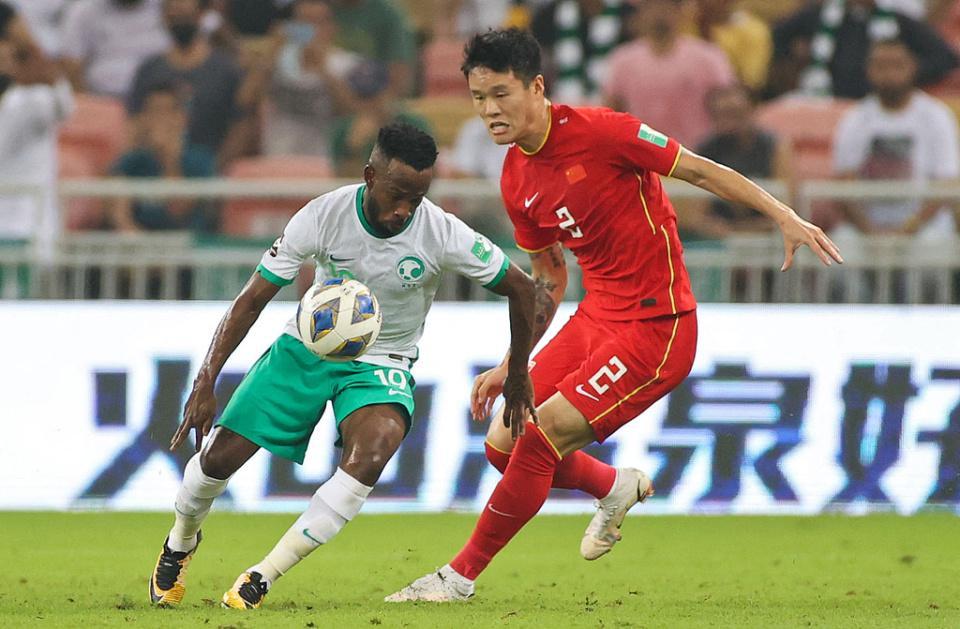 英博重磅官宣！32岁国脚中卫李昂自由