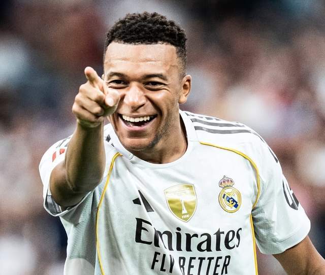 凌晨4点皇马欧冠复仇战：姆巴佩反戈