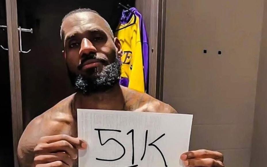 詹皇祝贺东契奇全明星首发！美媒晒41岁已终结3纪录生涯暮年释然