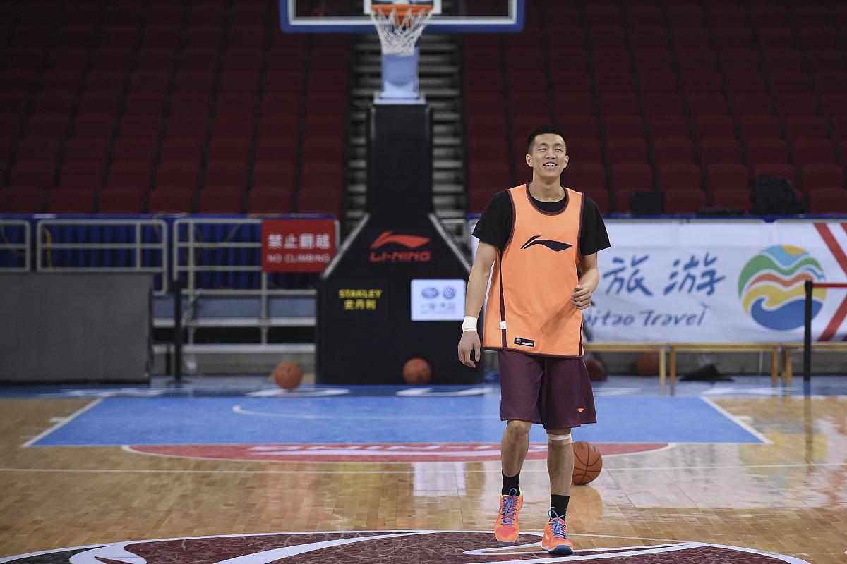 杨瀚森NBA首秀7分钟惊艳，数据栏满分