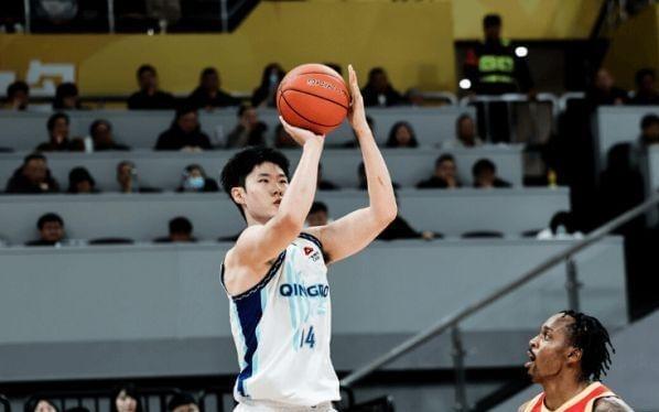 有意思！兄弟俩同台，哥哥0分，正负值+12