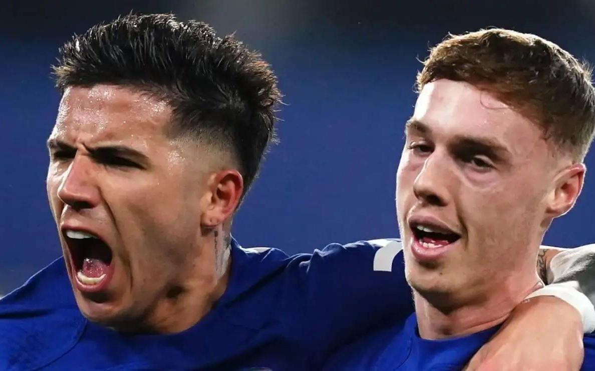 英媒：皇马有意签下切尔西中场恩佐，球