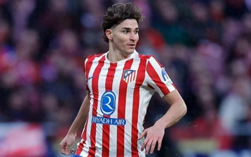 西媒：阿尔瓦雷斯成巴萨头号目标：红蓝