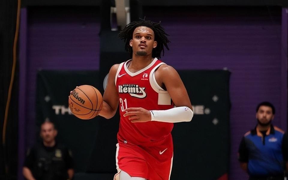 尼克斯签下杨瀚森队友，他在开拓者二