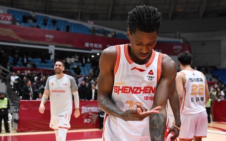 CBA一夜上演双绝杀！广东苦主惨遭反