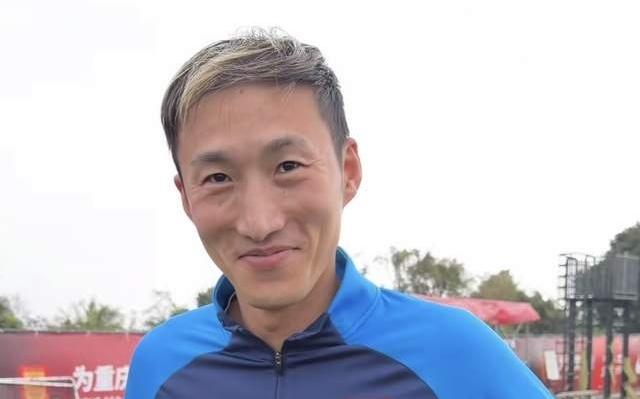 10，大连英博热身赛4连胜吕鹏助攻毕