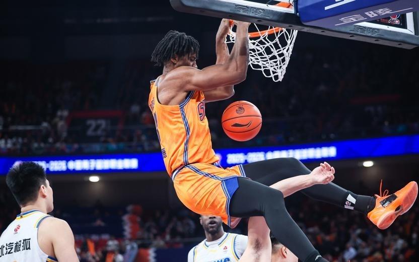 【动力图】团队篮球显威，上海男篮主