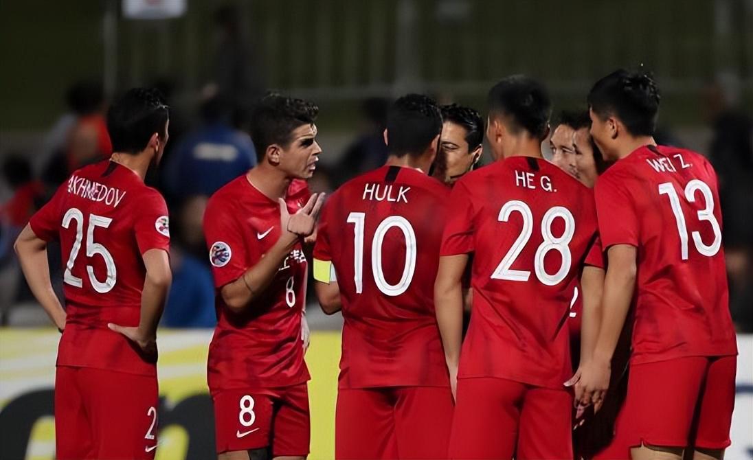 古斯塔沃离开上港这么久，为何中锋位置没补强新外援，引发热议