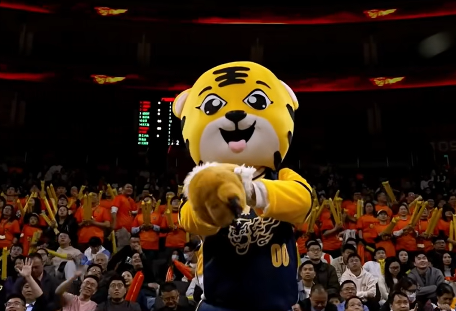 广东名记质疑CBA裁判：广东队做不行，