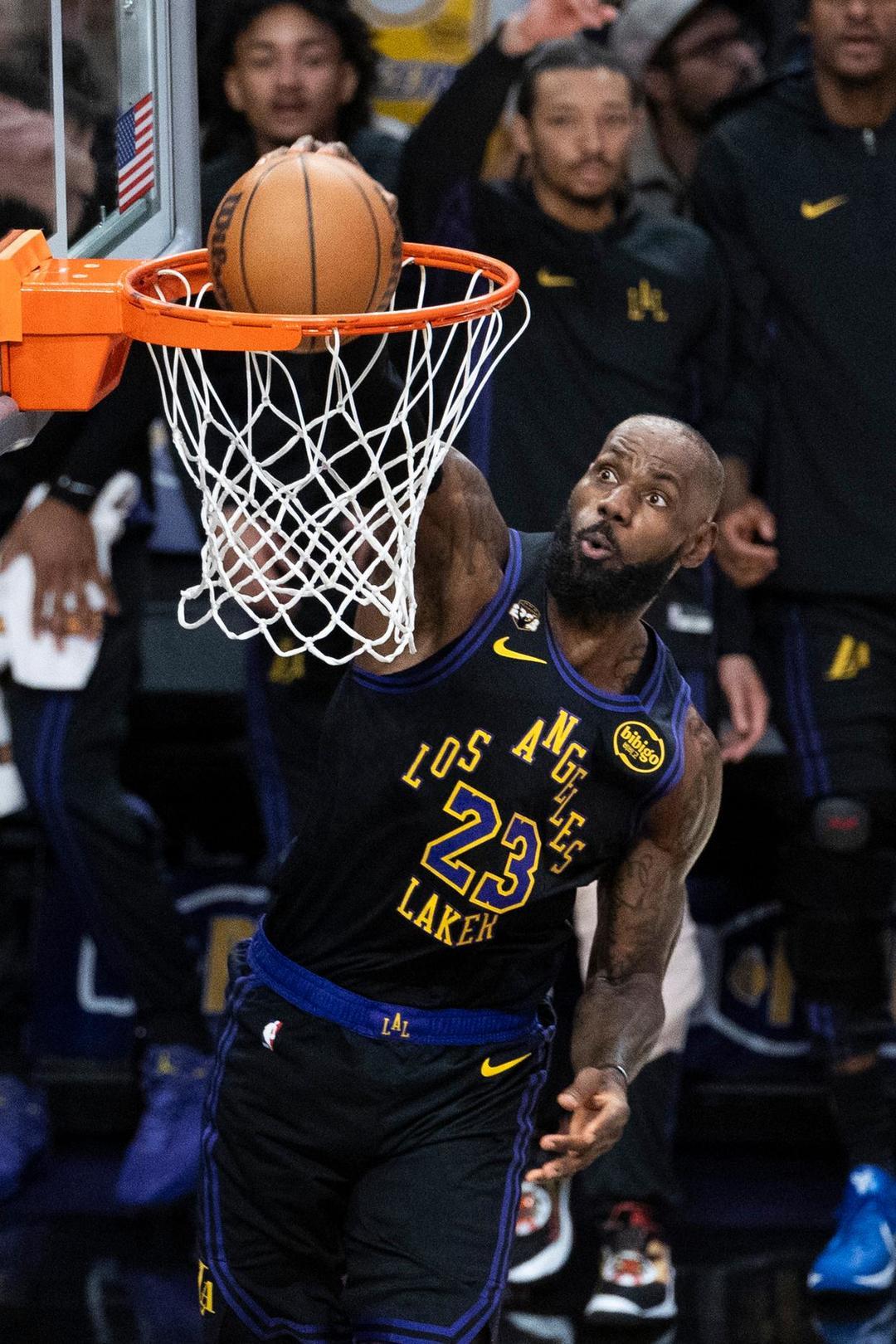 詹姆斯无缘全明星首发，21年连续入选