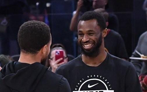 2022年冠军功臣，记者：勇士有意交易回