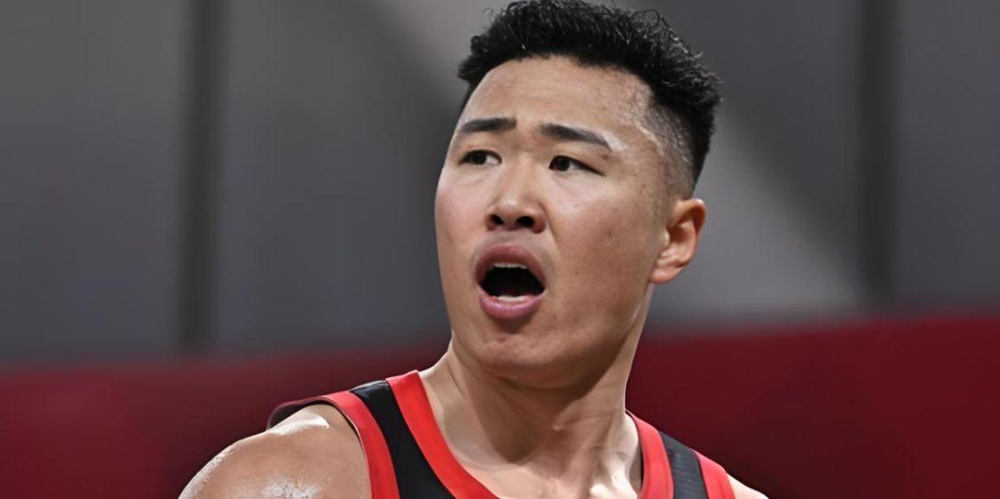 贺希宁“哑巴吃黄连”，球迷：裁判“和