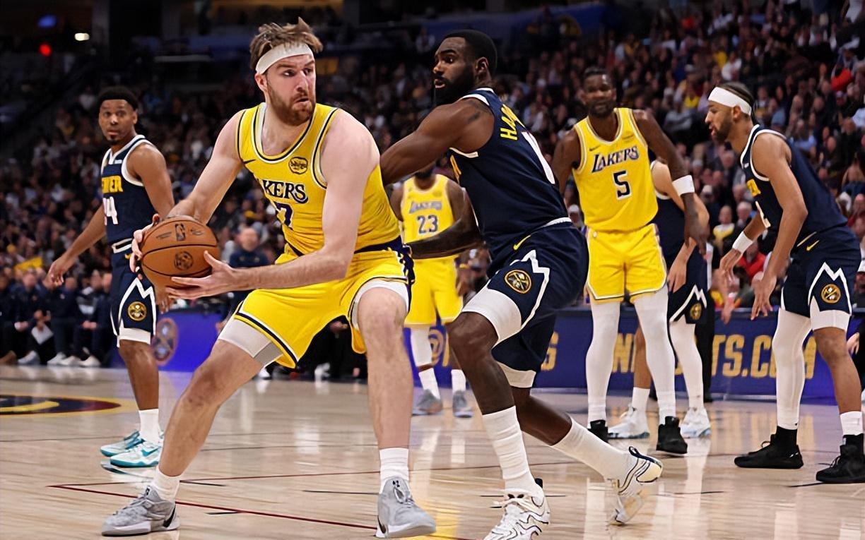 强力得分手也球都摸不着！湖人的战术