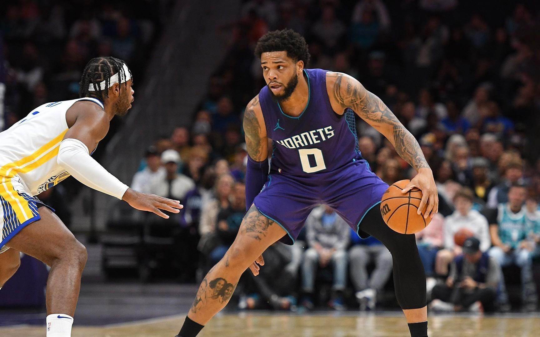 记者：勇士、雄鹿、太阳有意迈尔斯布