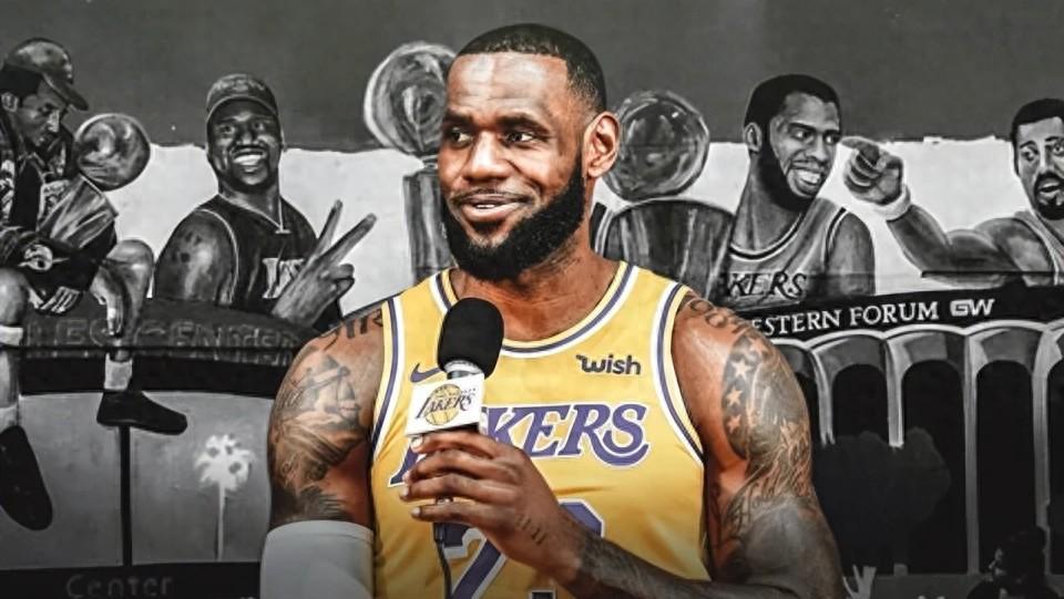 2011年，詹姆斯650万买下利物浦2%股