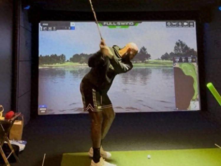 湖人战绩滑落原因找到了，詹姆斯痴迷高尔夫，已不关心篮球