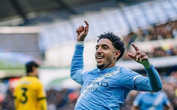 悲喜夜：国足04日本屈居亚军，拜仁赛季