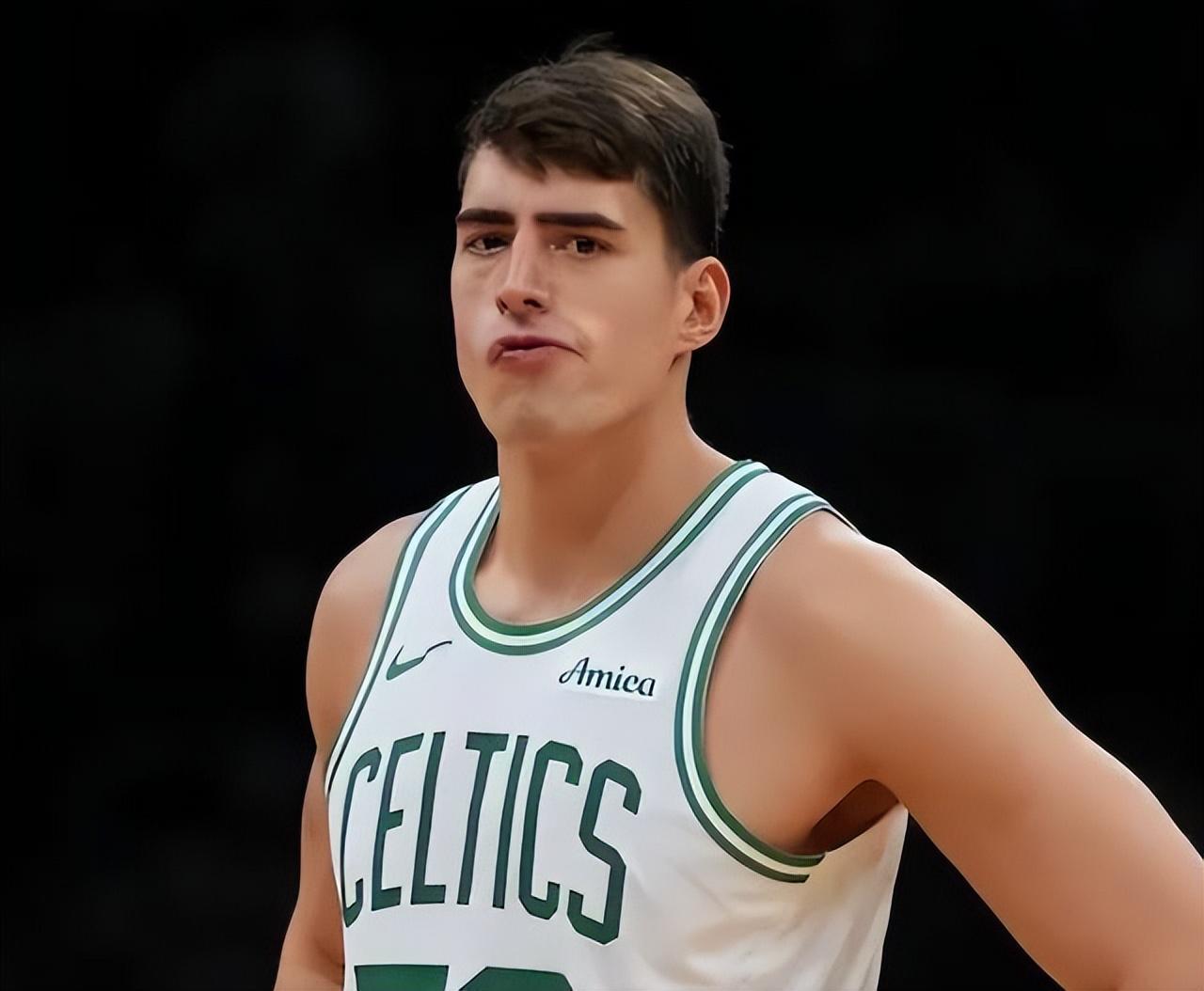 NCAA顶级中锋，却用了5年成为轮换，如