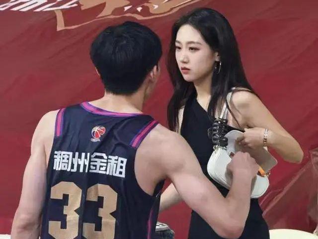 拿600万，18分钟得0分+失误比助攻多，球迷：结婚后一蹶不振