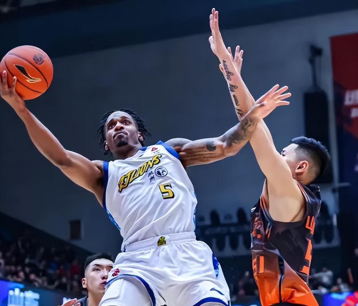 CBA最新积分榜：广厦无缘8连胜，上海3分憾负，辽宁5978新疆