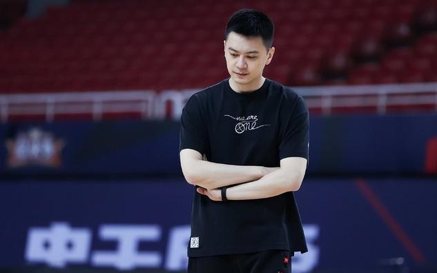 杨鸣成香饽饽！多家俱乐部虎视眈眈，北