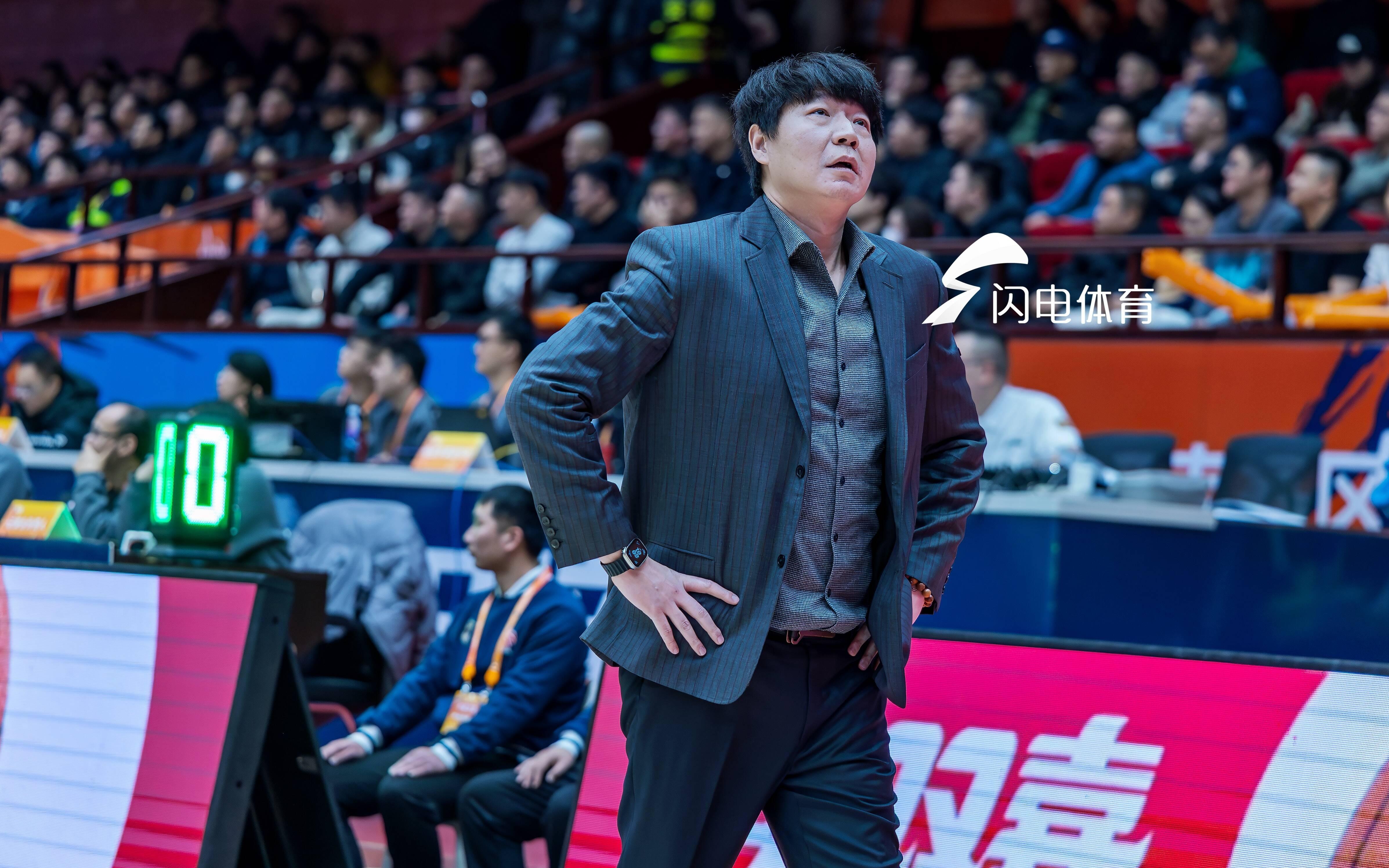 山东高速男篮不敌浙江广厦，邱彪赛后