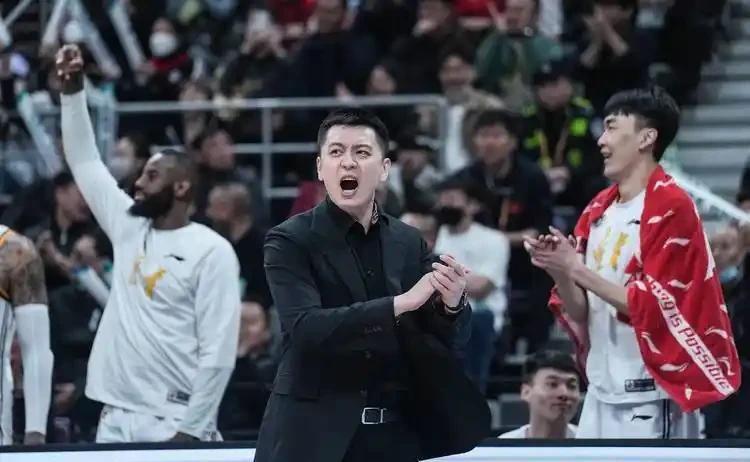 辽宁队别再犯糊涂杨鸣离任藏致命危