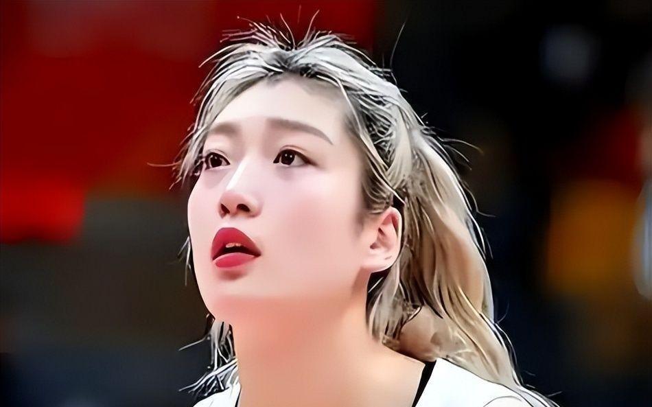 中国女篮新动态！14人名单出炉，30岁老将惊喜回归，比赛时间如下