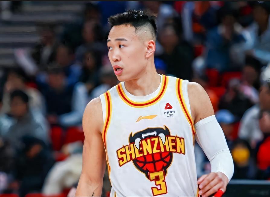 CBA月最佳：贺希宁、史密斯双星上榜，莫兰德最佳防守球员