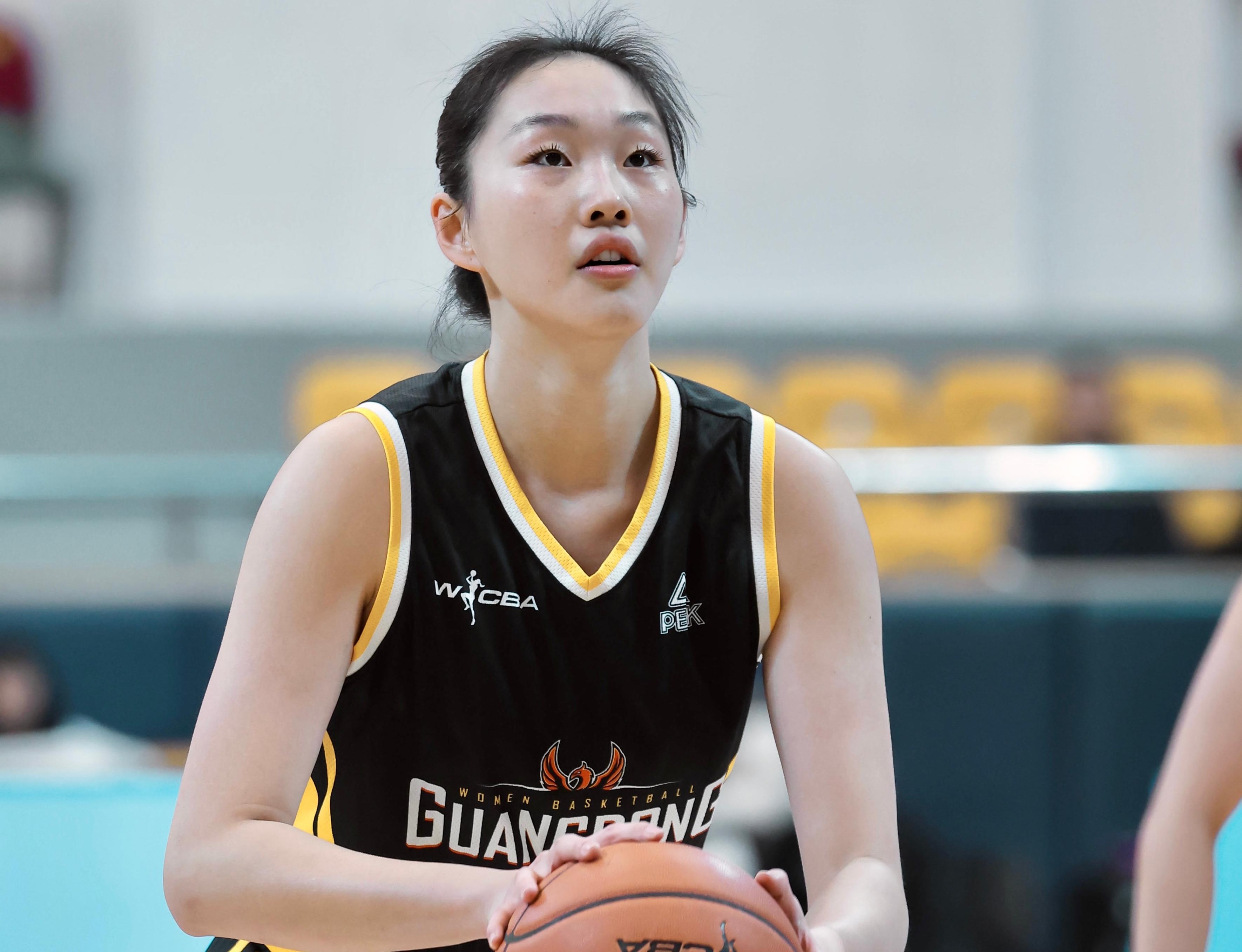 轰25分+1秒绝杀！中国女篮20岁1米93新星崛起：当李月汝搭档