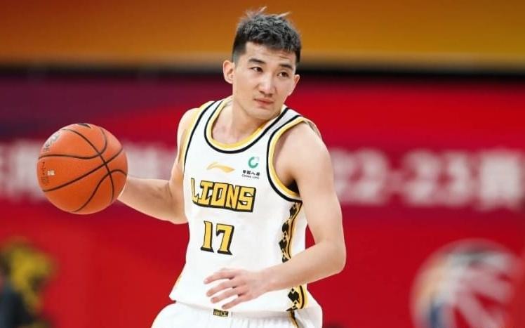 CBA冠军后卫伤停曝孙铭徽距腓前韧带撕裂：迪亚洛这次被误会了