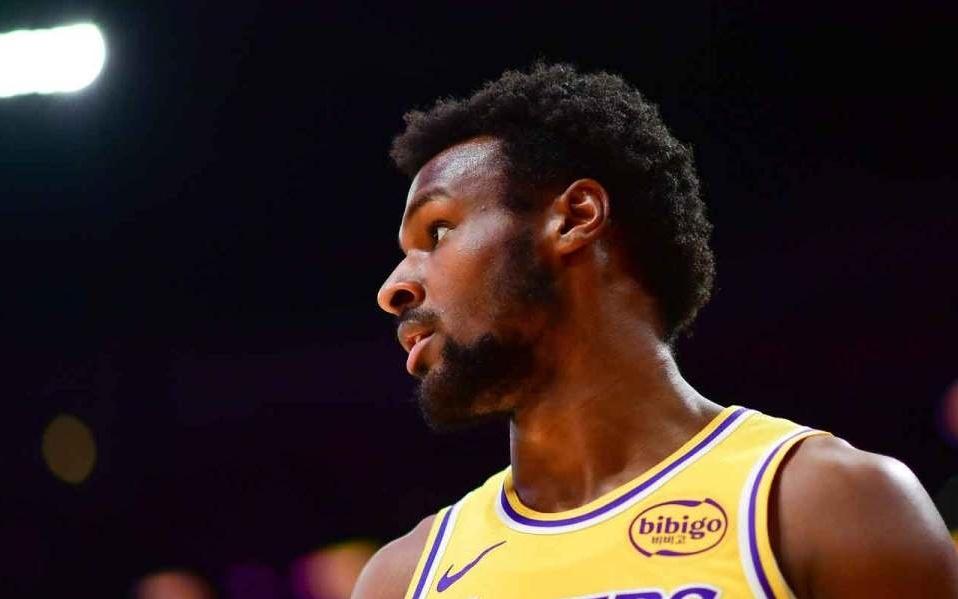 NBA交易截止日后，湖人对布朗尼詹姆斯进行阵容调整