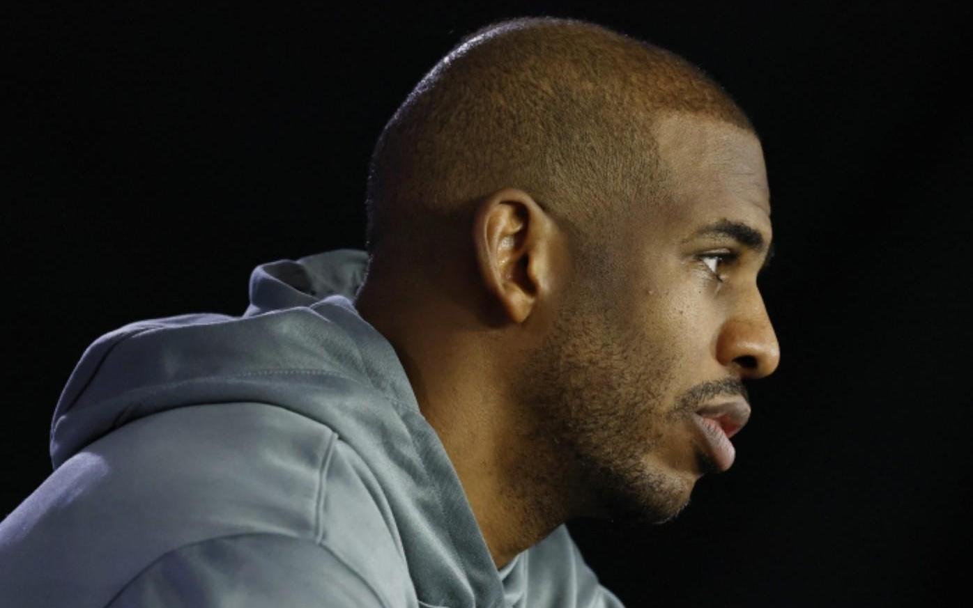 保罗职业生涯常规赛场均16.8分9.2助，季后赛20分8.3助