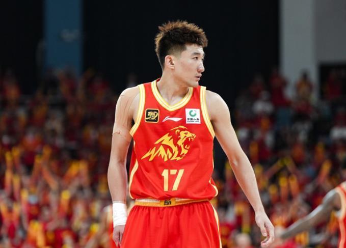 孙铭徽常规赛报销从球员和主教练，刘