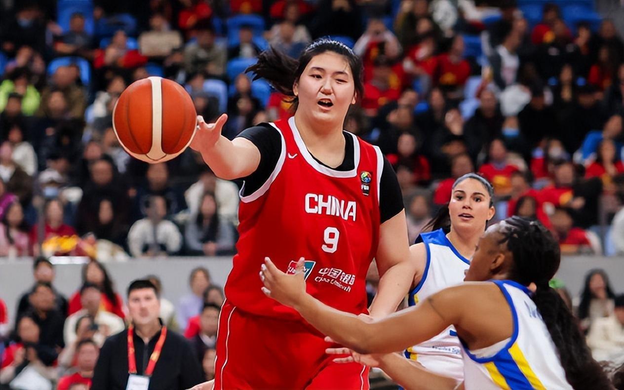 30分钟15中13！张子宇无愧女篮核武18