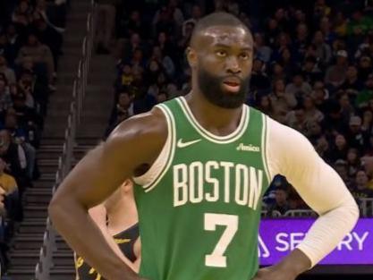 布朗32分凯尔特人战胜湖人，无塔绿军