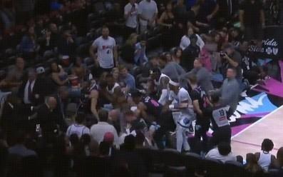 NBA官方：小皮蓬与加德纳在场上互殴，