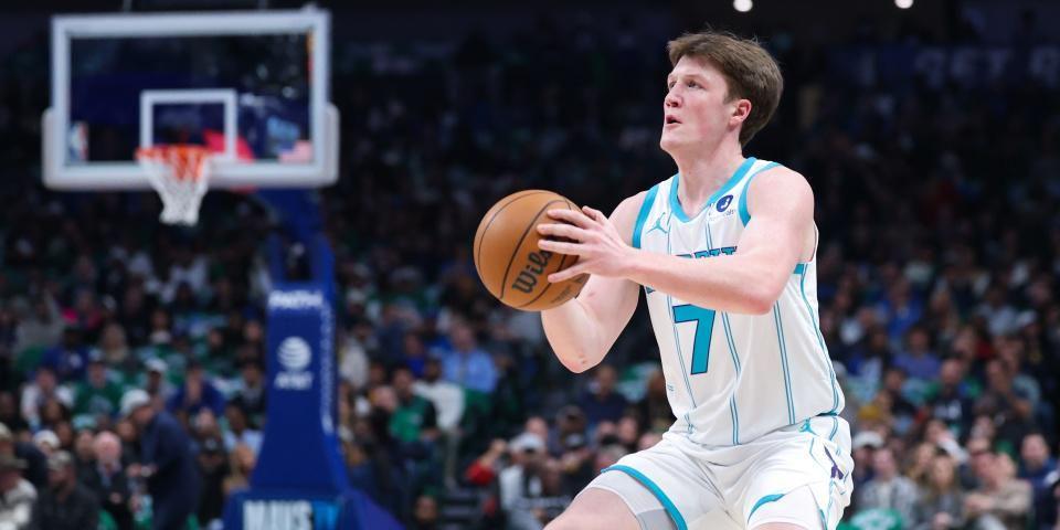 历史最快+比肩库里，4号秀一战狂刷6大纪录！助黑马15战12胜崛起