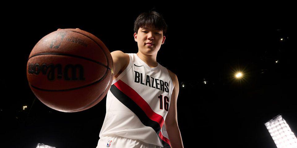 开拓者更新杨瀚森伤情！篮球专家详解现状未来：首要问题是三分球