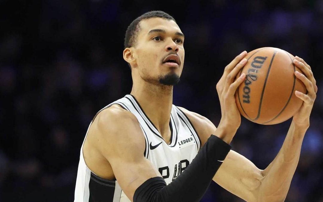 马刺队以40分优势碾压76人队后，文班亚马向NBA其他球队发出警告